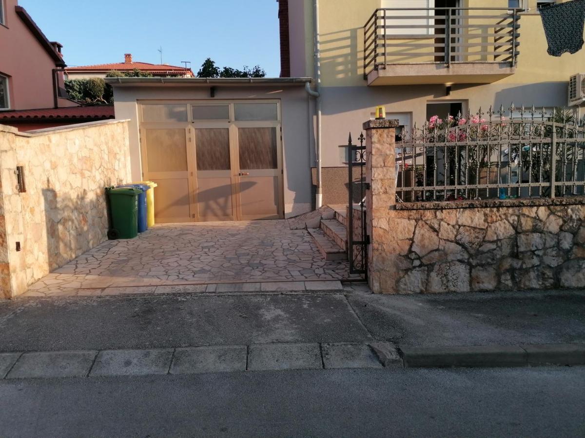 Apartment A & N With Free Private Parking Pula Exterior foto