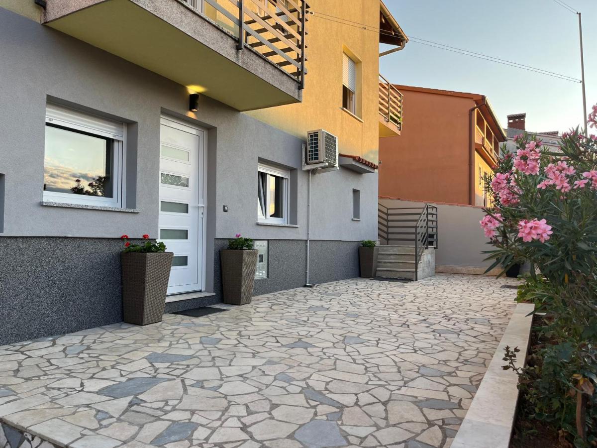Apartment A & N With Free Private Parking Pula Exterior foto