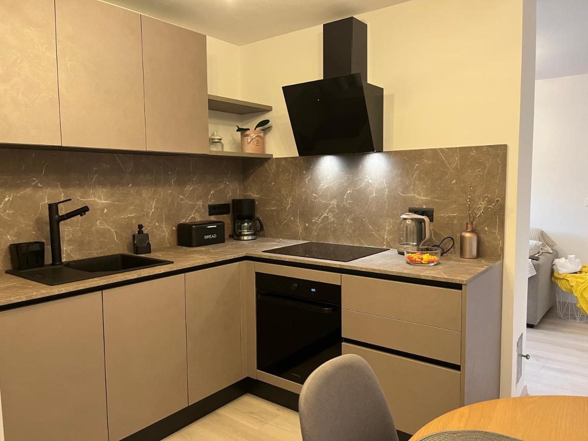 Apartment A & N With Free Private Parking Pula Exterior foto